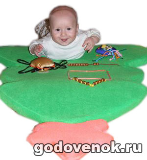коврик-ёлка для ребенка